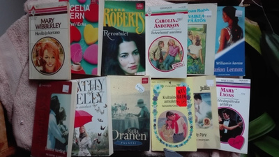 Harlequin ym. romanttiset pokkarit 0,50 Eur/kpl +t.k.