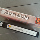 VHS: Vaaran Oikotie / Cutaway (Tom Berenger, Dennis Rodman) - pikkukuva 4