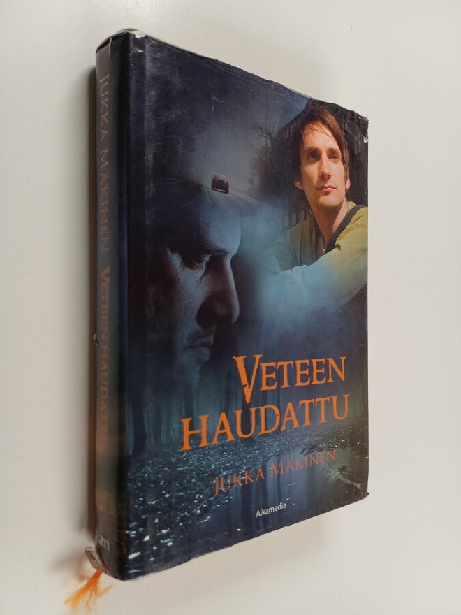 Jukka Mäkinen : Veteen haudattu