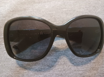 Prada SPR32P aurinkolasit, mustat