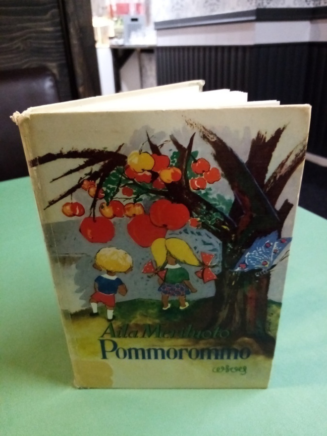 Aila Meriluoto :  Pommorommo ( SIS POSTIKULU  )