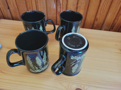 Englantilaiset mukit, 4 kpl