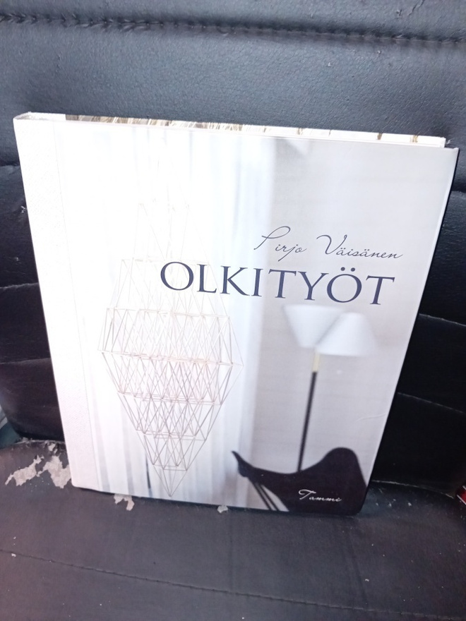 Pirjo Väisänen :  Olkityöt ( SIS POSTIKULU )
