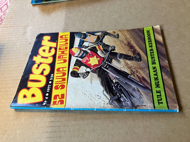 BUSTER 4/1977
