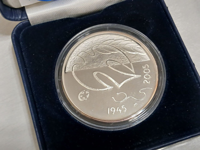 Hopea Rahaa 10 euro 2005 60 rauhan vuotta