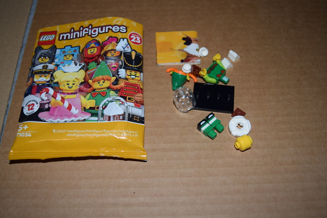 Lego 71034  minigifuuri sarja 23 tonttu