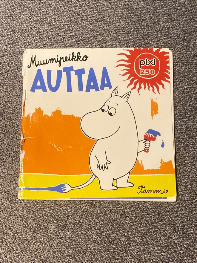Muumipeikko Auttaa - minikirja Tammi