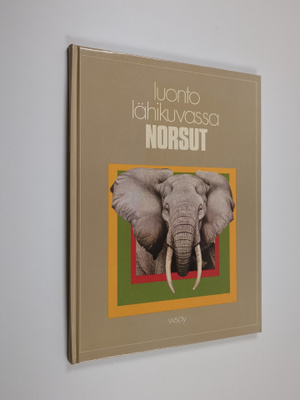 John Holbrook : Luonto lähikuvassa 9, Norsut