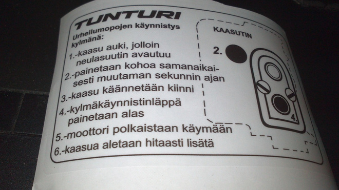 Käynnistysohjetarra Tunturi muuhun kuin mustaan tankkiin