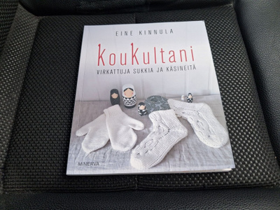 Koukultani Virkattuja sukkia ja käsineitä 152 sivuinen kirja
