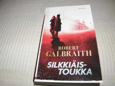 Robert Galbraith Silkkiäistoukka -pok