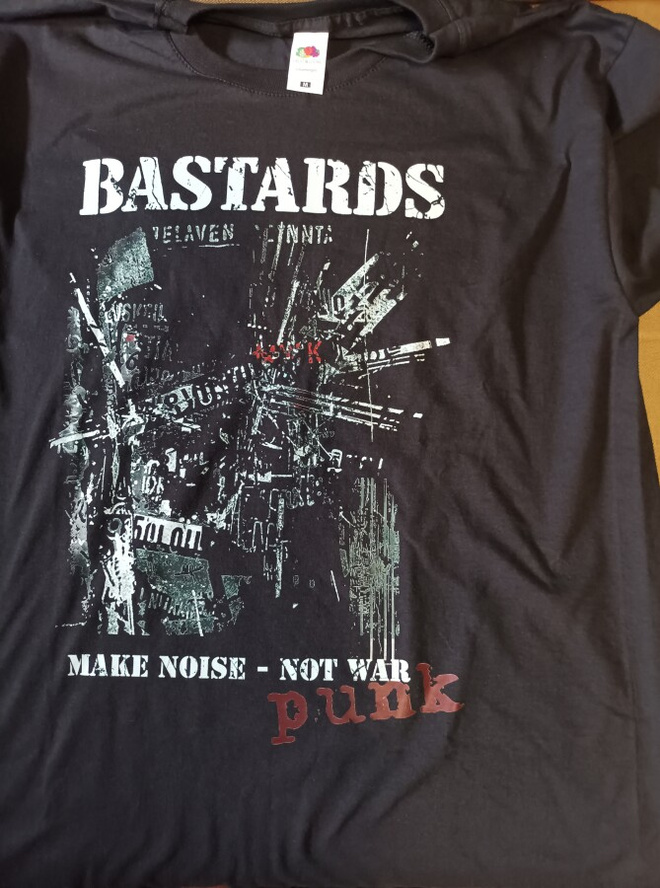 Bastards - Rauhanlietsoja CD Digipak, Not War 2025 T-paita L