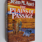 Jean M. Auel : The Plains of Passage - pikkukuva 1