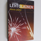 Leena Lehtolainen : Väärän jäljillä - pikkukuva 1