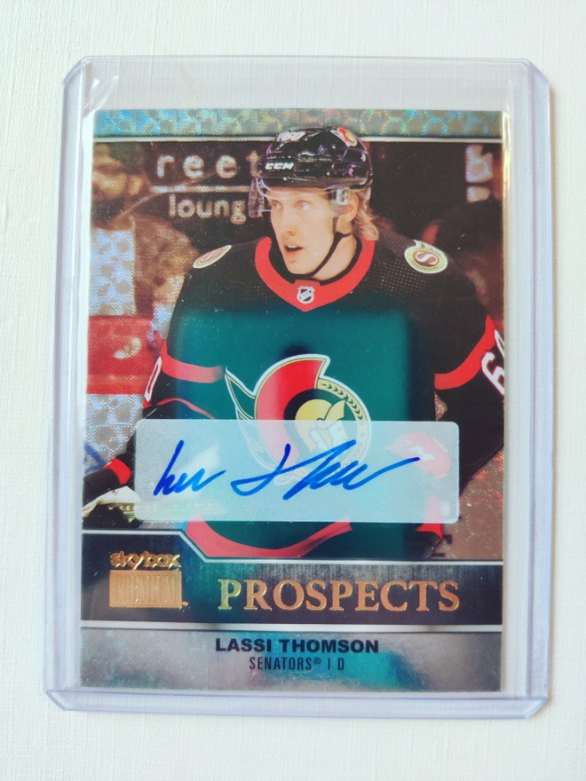 Lassi Thomson - 21-22 SkyBox Premium Prospects Auto