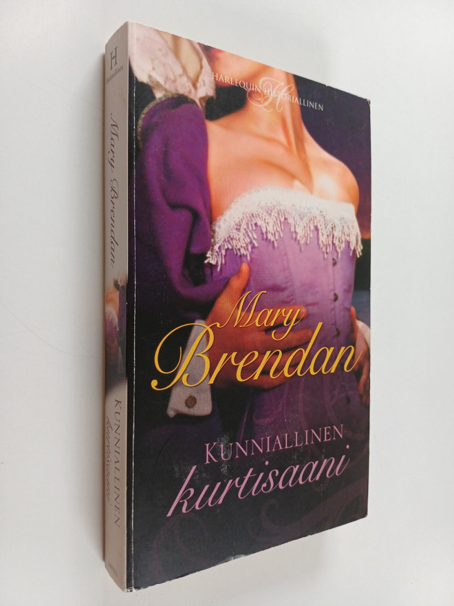 Mary Brendan : Kunniallinen kurtisaani