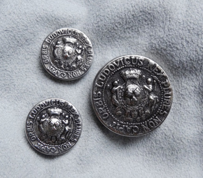 Vanhoja Ludovicus Rex -metallinappeja