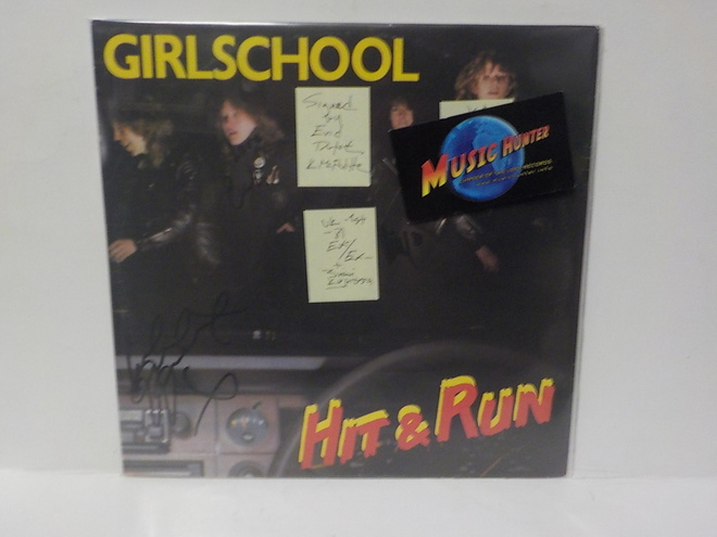 GIRLSCHOOL - HIT & RUN EX-/EX- 10" VINYYLI nimikirjoitus 3 X