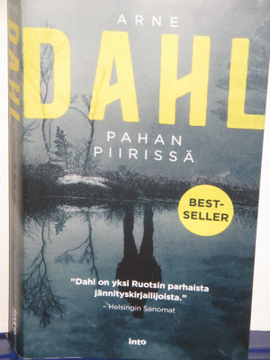 Arne Dahl : PAHAN PIIRISSÄ