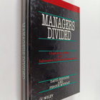 David Knights : Managers divided : organisation politics ... - pikkukuva 1