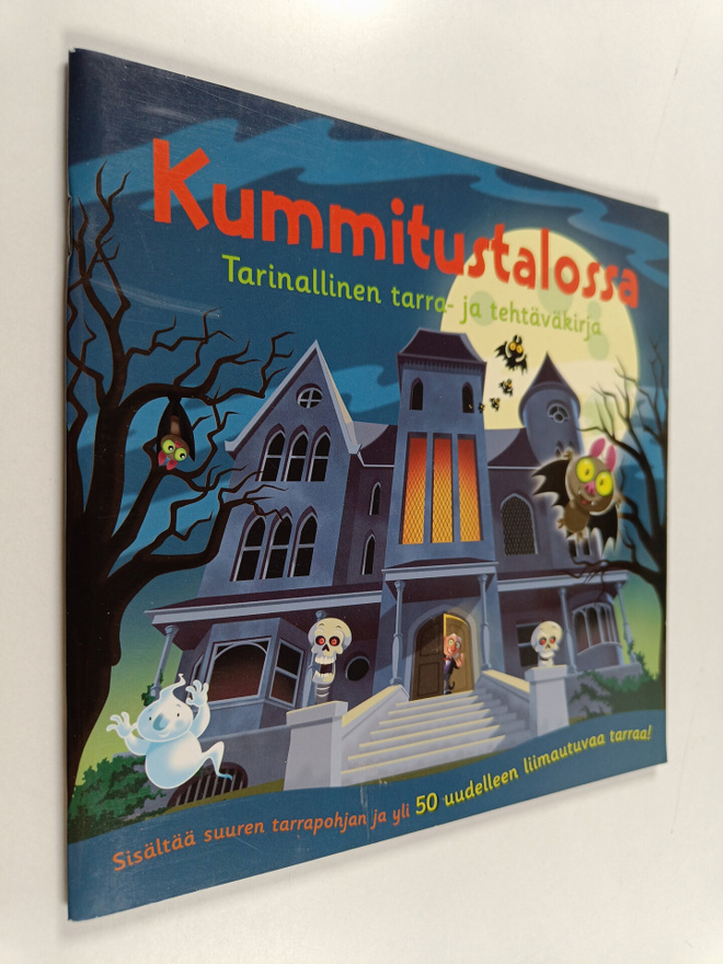 Kummitustalossa : Tarinallinen tarra- ja tehtäväkirja