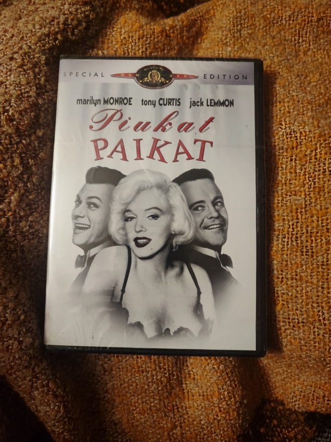 Piukat paikat UUSI Marilyn Monroe Tony Curtis Jack Lemmon