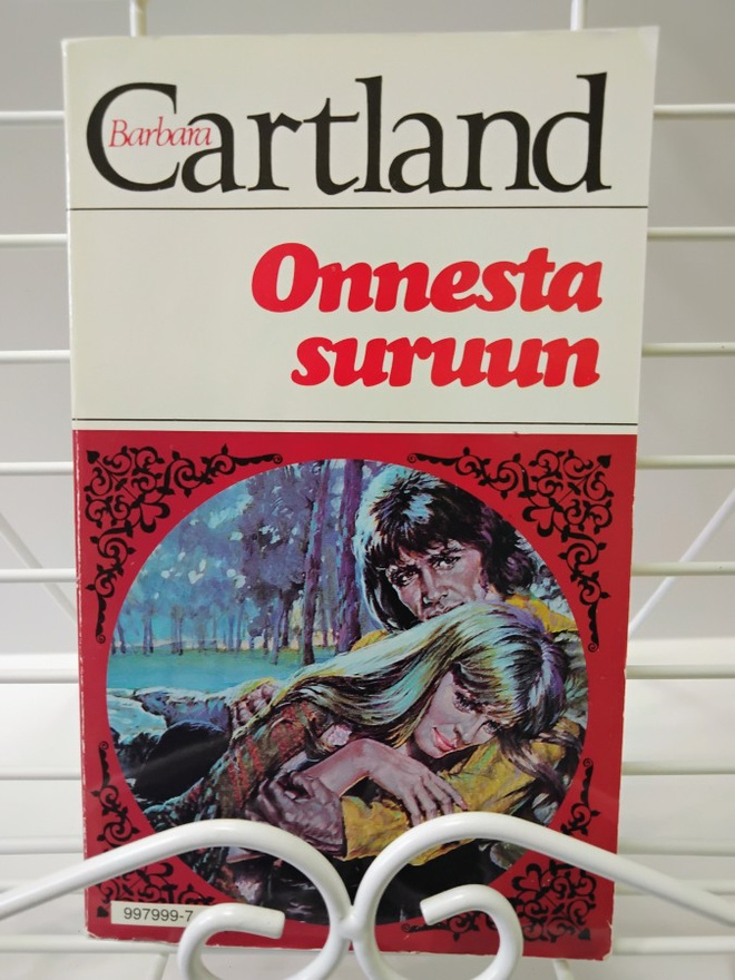 Onnesta suruun - Barbara Cartland