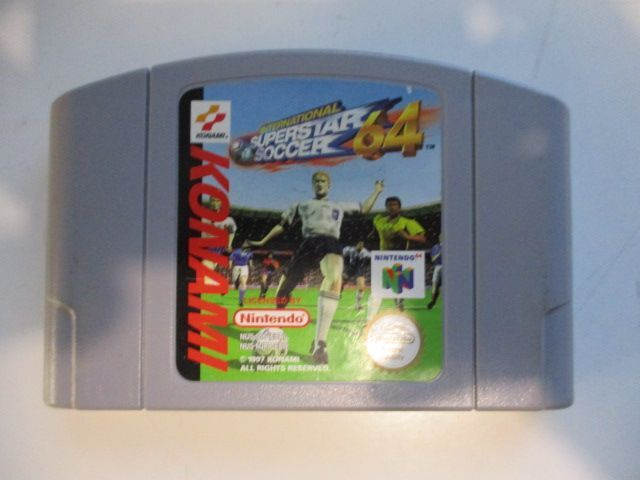 N64 INTERNATIONAL SUPERSTAR SOCCER 64