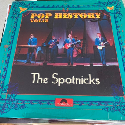 THE SPOTNICKS: Pop History volume 12 * TUPLA *
