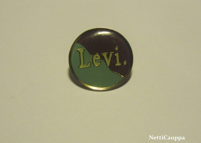 Levi • Pinssi