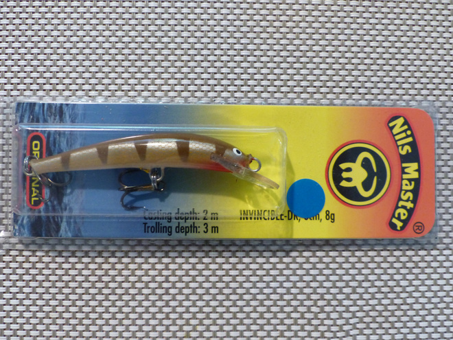 NILS MASTER INVINCIBLE 8cm, 8g Väri: 065