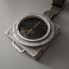 Suunto kompassi Suojeluskunnan  leimalla ja numeroinnilla. - pikkukuva 3