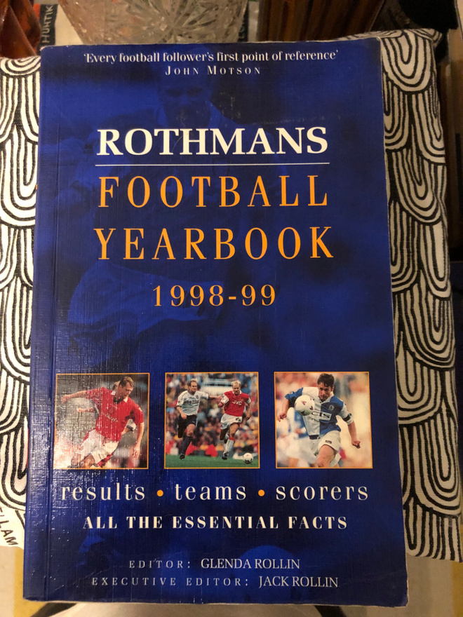 Rothmans Football Yearbook 1998-99.