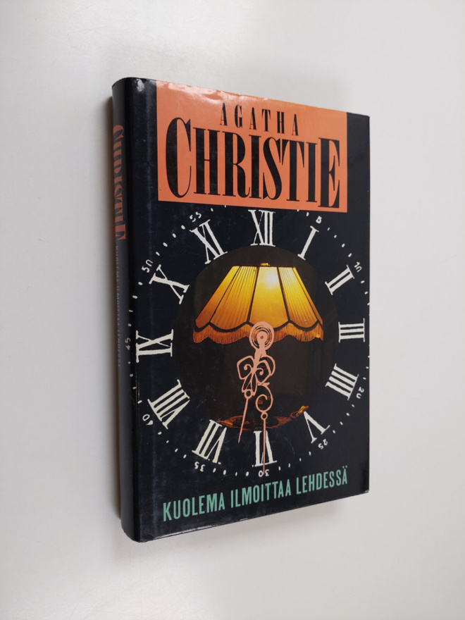 Agatha Christie : Kuolema ilmoittaa lehdessä