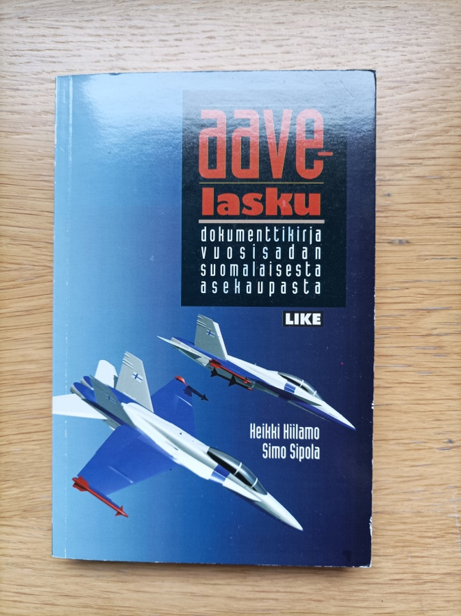 Aavelasku : dokumenttikirja vuosisadan suomalaisesta asekaup
