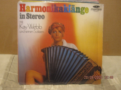 Kay Webb Harmonikaklänge in stereo