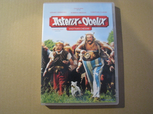 ASTERIX JA OBELIX VASTAAN CAESAR ( Gerard Depardieli )