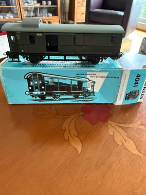 Märklin 4041 Gepäckwagen päätyvaloilla + alkuperäislaatikko