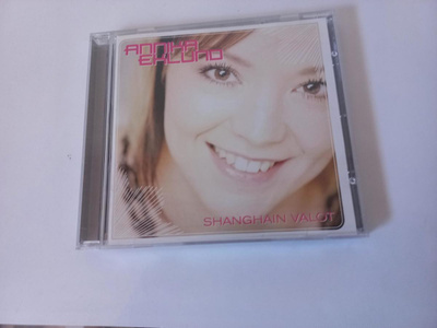 ANNIKA EKLUND: SHANGHAIN TYTTÖ