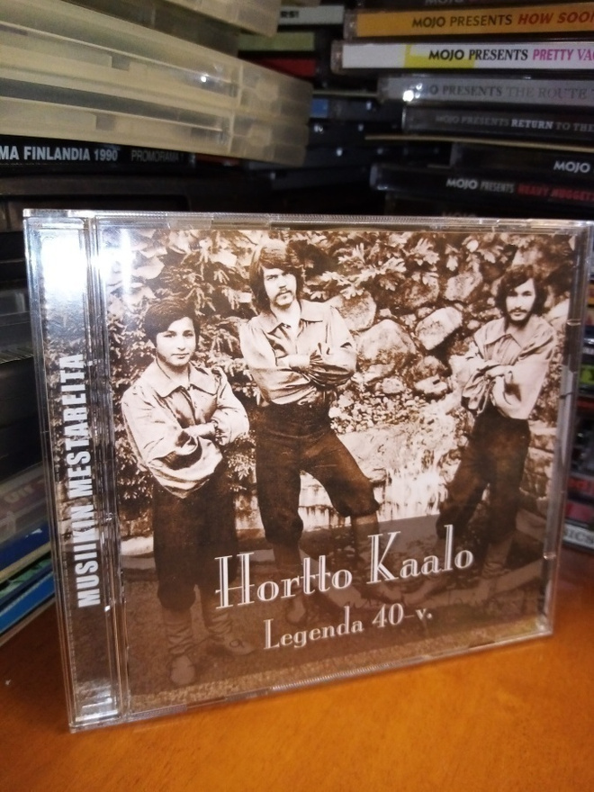 2CD HORTTO KAALO :  LEGENDA 40 V. ( SIS POSTIKULU  )