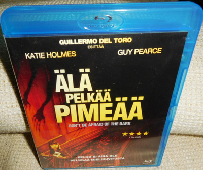 Älä Pelkää Pimeää Blu-ray