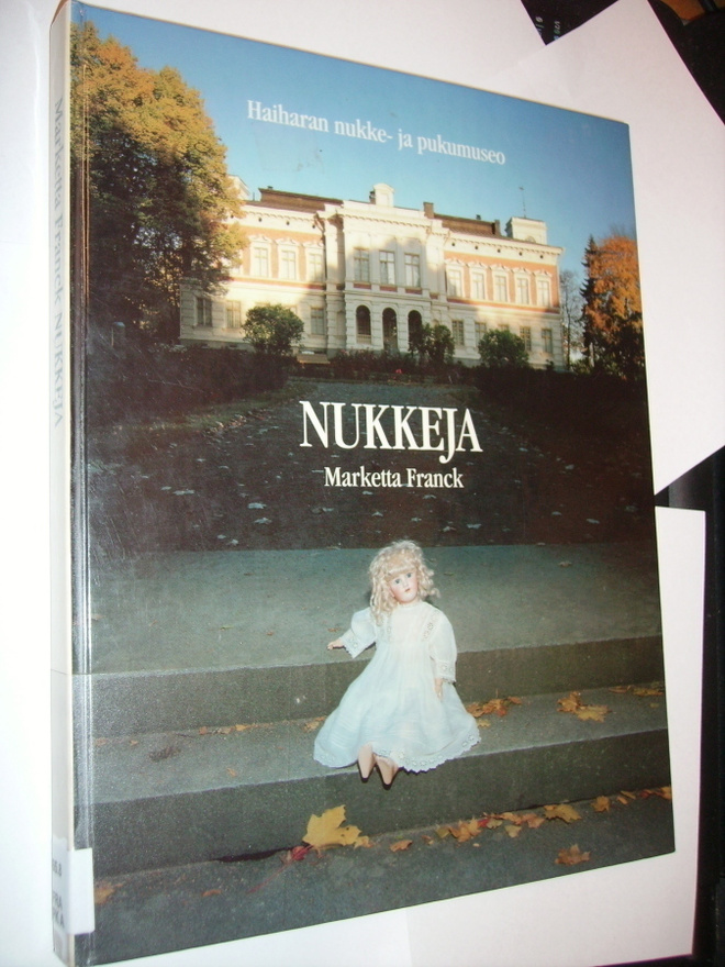 Franck: NUKKEJA Haiharin nukke- ja pukumuseo (Sis.postikulu)