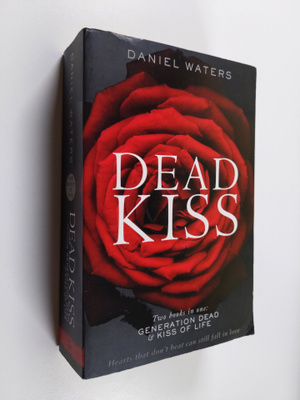 Daniel Waters : Dead Kiss