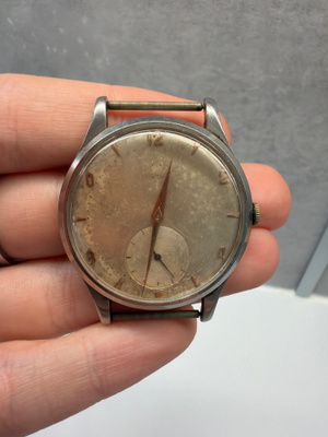 Omega rannekello