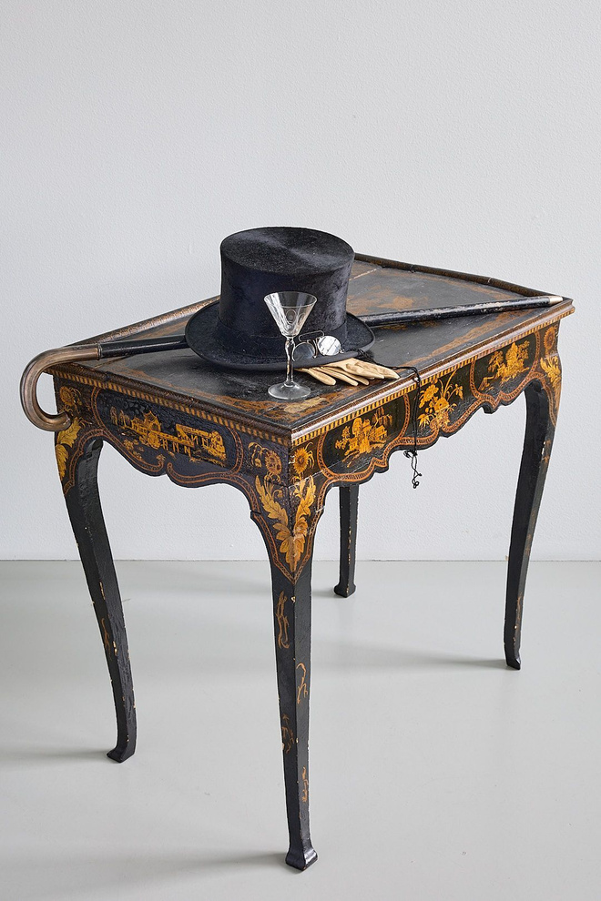 Chinoiserie tyylinen englantilainen rokokoopöytä