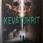 [Kirja] K.K. ALONGI: KEVÄTUHRIT - pikkukuva 1