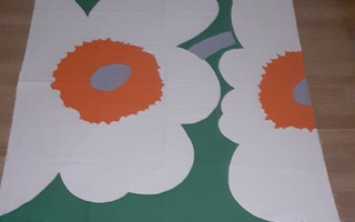 Marimekko satiinikangas Unikko 102x150 cm