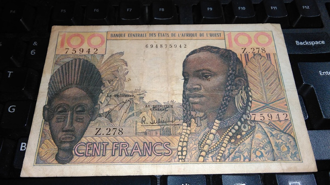 Africa Centrale 100 Francs sn942 VF-