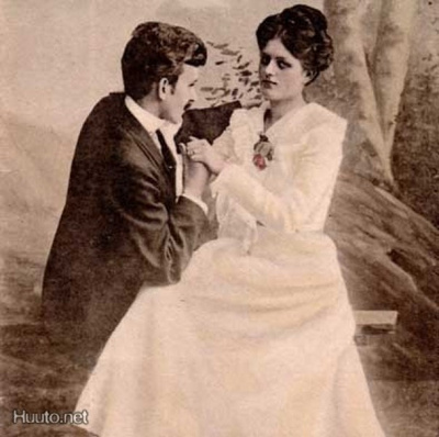 RAKKAUS / Kyllä vai ei - mies ja nainen lähekkäin. 1900-l.