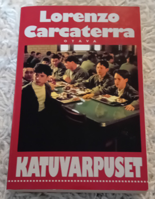 Lorenzo Carcaterra - Katuvarpuset